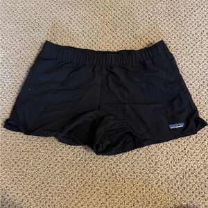 super cute black patagonia shorts!